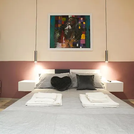 300m Dal Duomo - Due Magnifici Moderni * Модена